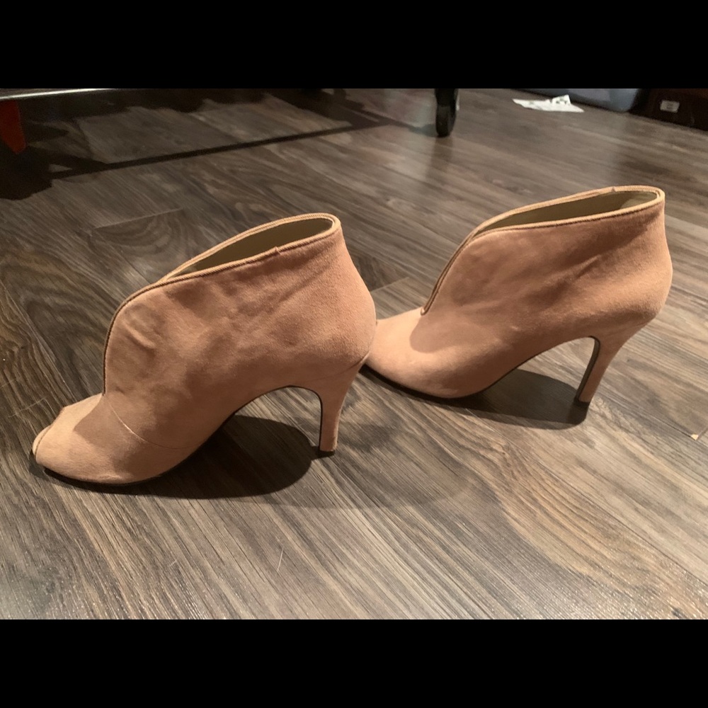 Shoes - Picture 2 of 4